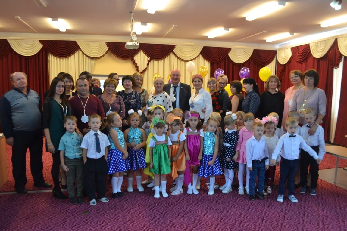 Сергей Косинов поздравил миллеровских воспитателей с профессиональным праздником